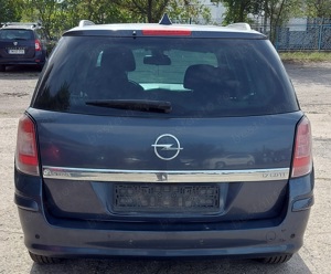 Dezmembram Opel Astra H combi - imagine 2