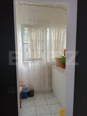 Apartament cu 2 camere de vanzare,48 mp, zona Bradet - imagine 5