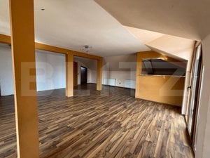 Casa cu 7 dormitoare, în regim P+E+M, 300 mp și 250 mp curte, în zona centrală - imagine 5