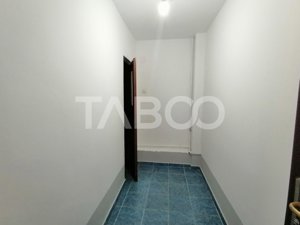 Spatiu comercial pe 2 niveluri cu vad 440 utili zona Terezian Sibiu - imagine 12