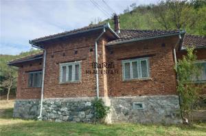 Un hectar de teren si casa langa padure. Proprietate deosebita in Dumbrava de Jos, Comuna Ribita - imagine 2