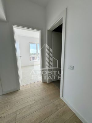 Apartament cu 3 camere si 2 bai,dressing, bloc cu lift la asfalt Giroc - imagine 18