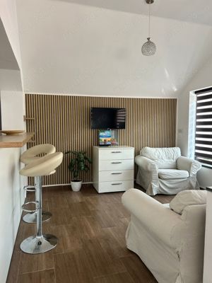De închiriat apartament la casă  - imagine 3