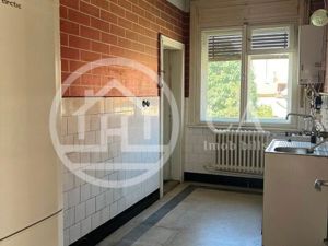 Apartament cu 3 camere de vanzare zona Muzeul Tarii Crisurilor Oradea - imagine 2