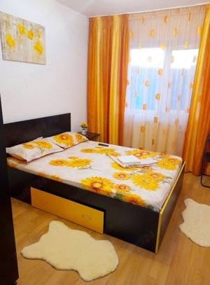 vand apartament cu 3 camere - imagine 2