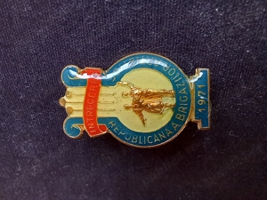 insignă R.S.R. Întrecerea Republicană a Brigăzilor Artistice - 1971