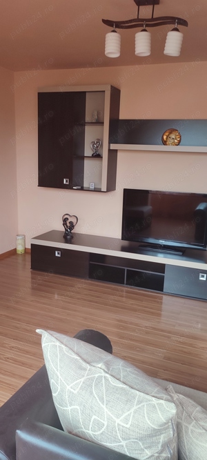 Închiriez apartament cu trei camere  - imagine 2