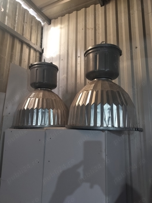 Lampa suspendata pentru hala cu bec inclus