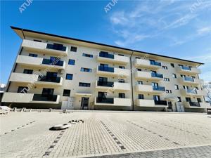 Apartament Spatiu comercial cu 3 camere si parcare zona Doamna Stanca