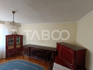 Apartament 3 camere 65mpu mobilat pivnita 2 balcoane etaj 2 Alba Iulia - imagine 2