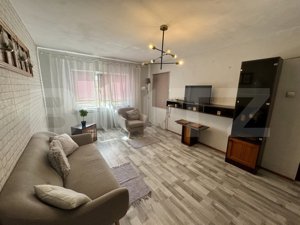 Apartament 3 camere, 2 bai, decomandat, 68 mp utili, etaj 2, zona centrala - imagine 2