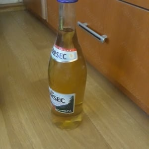 Vand tuica de prune ,veche,calitate superioara,curata