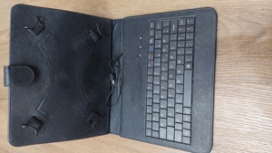 Husa cu tastatura universala pentru tablete 9 9.7 10  - imagine 2