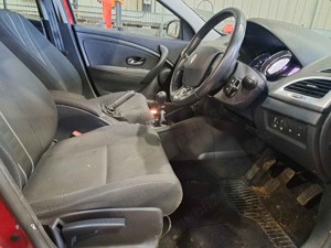 Dezmembrez Renault Megane 3 2014 HATCHBACK 1.5 dCI - imagine 5