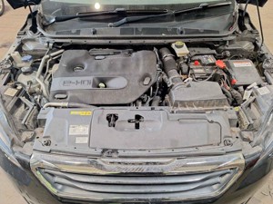 Dezmembrez Peugeot 308 2015 HATCHBACK 2.0 HDI - imagine 8