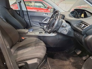 Dezmembrez Peugeot 308 2015 HATCHBACK 2.0 HDI - imagine 5