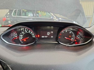 Dezmembrez Peugeot 308 2015 HATCHBACK 2.0 HDI - imagine 7