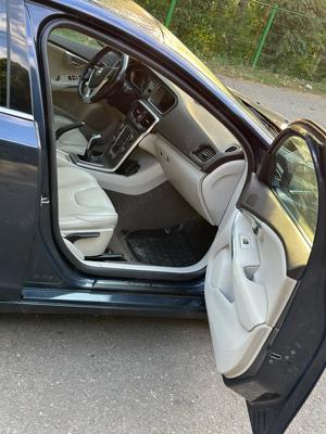 Vand Volvo V40 D4 in stare foarte buna - imagine 4