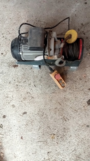 Macara , motor ridicat materiale la etaj