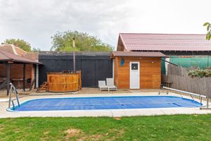Vilă 5 dormitoare, 4 băi, 2 248mp teren, piscină. Preț: 229 000 E. - imagine 16