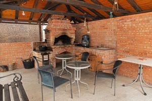 Vilă 5 dormitoare, 4 băi, 2 248mp teren, piscină. Preț: 229 000 E. - imagine 18