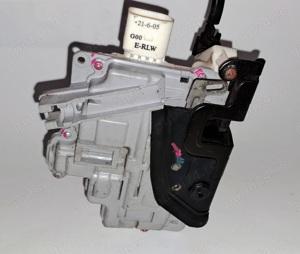 Încuietoare usă dreapta spate VW Passat B6 Variant (3C5) - imagine 3