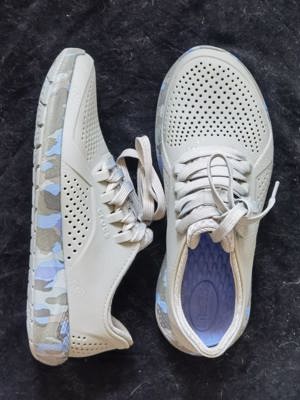 Pantofi gri sport dama adidasi perforati Crocs Literide ergonomici sala fitness plaja strada