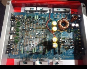 Repatatii amplificatoare auto bass