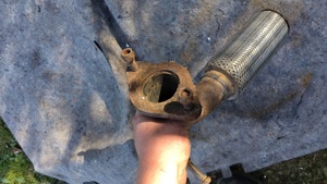 Flexibil toba cu cot FORD FUSION FIESTA  1.4 TDci - imagine 6