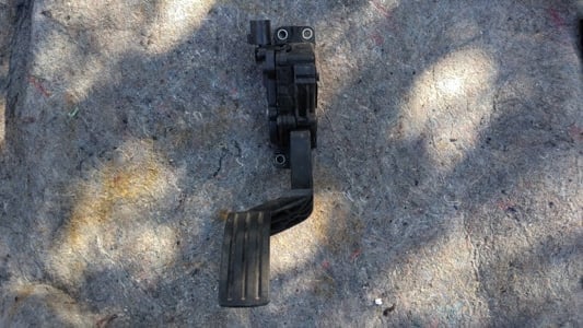 Pedala de acceleratie  FORD FUSION FIESTA  1.4 TDCI  4S61-9F836-AA