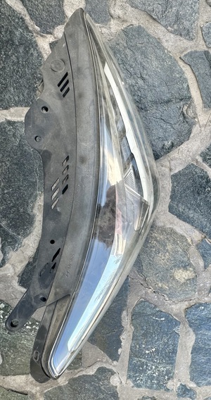 Far Hyundai Grand Santa Fe - imagine 4