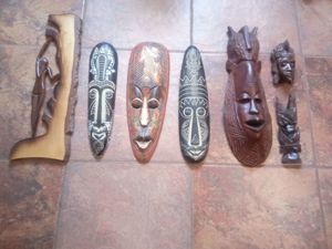 vand masca sculptata din lemn