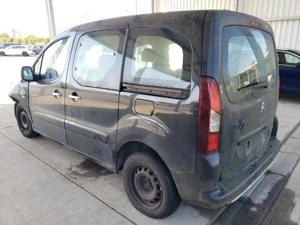 Dezmembrez / dezmembrari piese auto Citroen Berlingo II an 2014 motor 1.6HDI 9HP cutie manuala - imagine 3