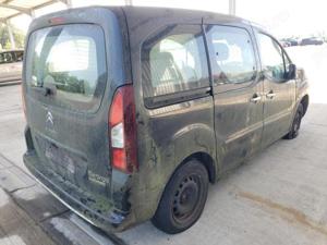 Dezmembrez / dezmembrari piese auto Citroen Berlingo II an 2014 motor 1.6HDI 9HP cutie manuala - imagine 5