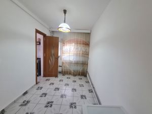 Apartament cu doua camere de vanzare situat central - imagine 6