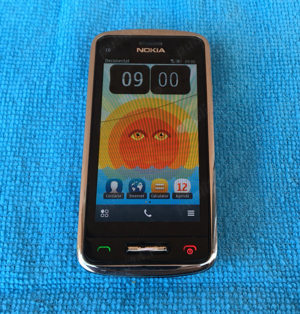 Nokia C6-01 in stare de functionare cu o fisura pe ecran codat orange - imagine 6