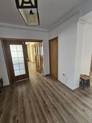 Inchiriere apartament spatios, bloc nou, garaj, Craiovei - imagine 9