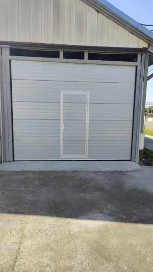 usi de garaj de fabrica 