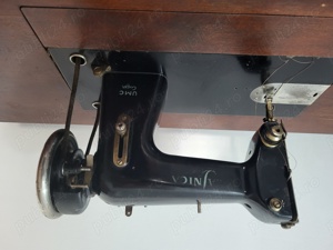 Masina de cusut veche - imagine 3