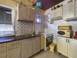 Apartament la curte comună cu terasă pavată! - imagine 13