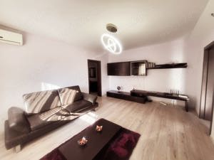 Inchiriere apartament 3 camere central - imagine 2