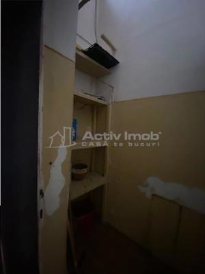 4 camere in vila-zona ultracentrala, Piata Victoriei, de renovat - imagine 11