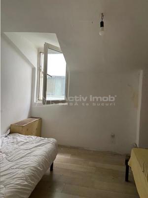 4 camere in vila-zona ultracentrala, Piata Victoriei, de renovat - imagine 5