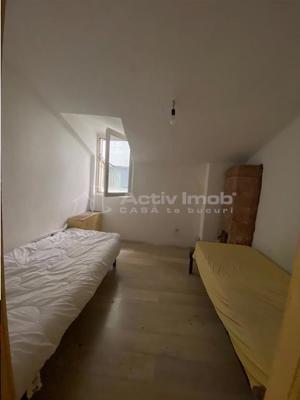 4 camere in vila-zona ultracentrala, Piata Victoriei, de renovat - imagine 3