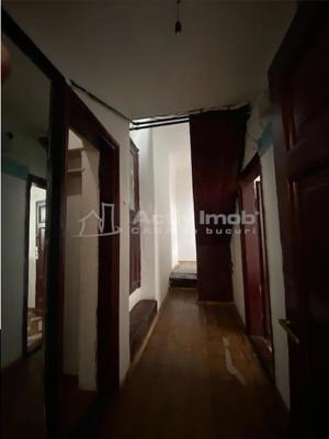 4 camere in vila-zona ultracentrala, Piata Victoriei, de renovat - imagine 10