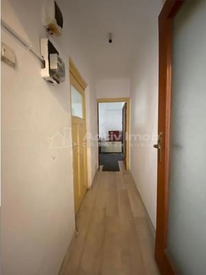 4 camere in vila-zona ultracentrala, Piata Victoriei, de renovat - imagine 7