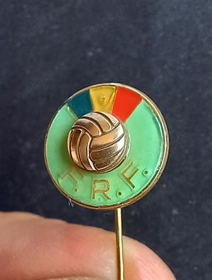 Insigna Federatia Romana de FOTBAL - FRF - email la cald