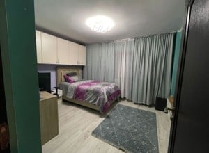 De vânzare apartament cu 3 camere decomandat, zona Stejari 