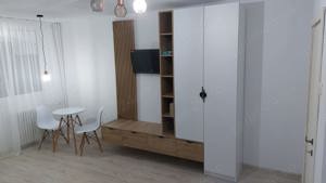 Proprietar, inchiriez garsoniera complet renovata si mobilata modern
