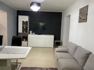 Vând apartament cu 2 camere în zona centrala